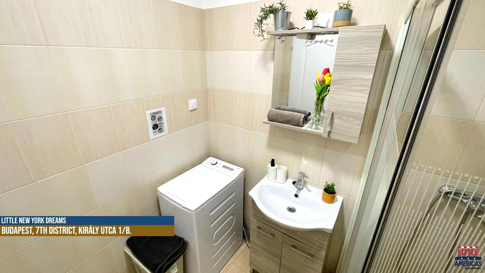 Little Americas New York Little Americas New York Rooftop Terrace Apartment Budapest